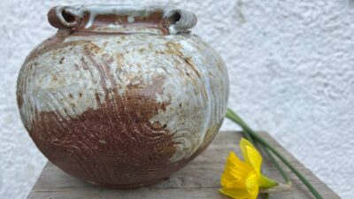 Anagama- vedbränd urna